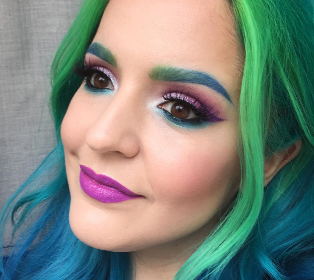 Rainbow Eyebrows, sopracciglia colorate per tutte: il Nuovo Trend del Momento