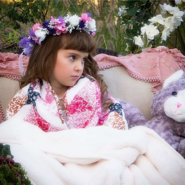 Uccisa da un cancro al cervello a 7 anni: ecco il commovente tributo in 21 immagini (e parole) delle zia
