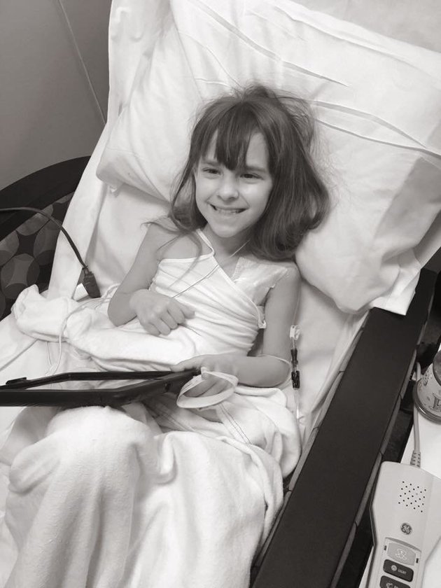 Uccisa da un cancro al cervello a 7 anni: ecco il commovente tributo in 21 immagini (e parole) delle zia