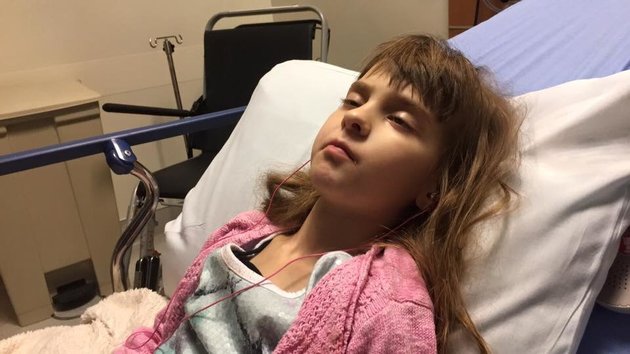 Uccisa da un cancro al cervello a 7 anni: ecco il commovente tributo in 21 immagini (e parole) delle zia