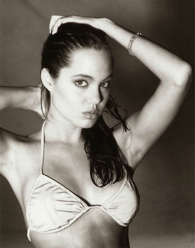 Ecco le immagini del primo servizio fotografico di Angelina Jolie a soli 15 anni