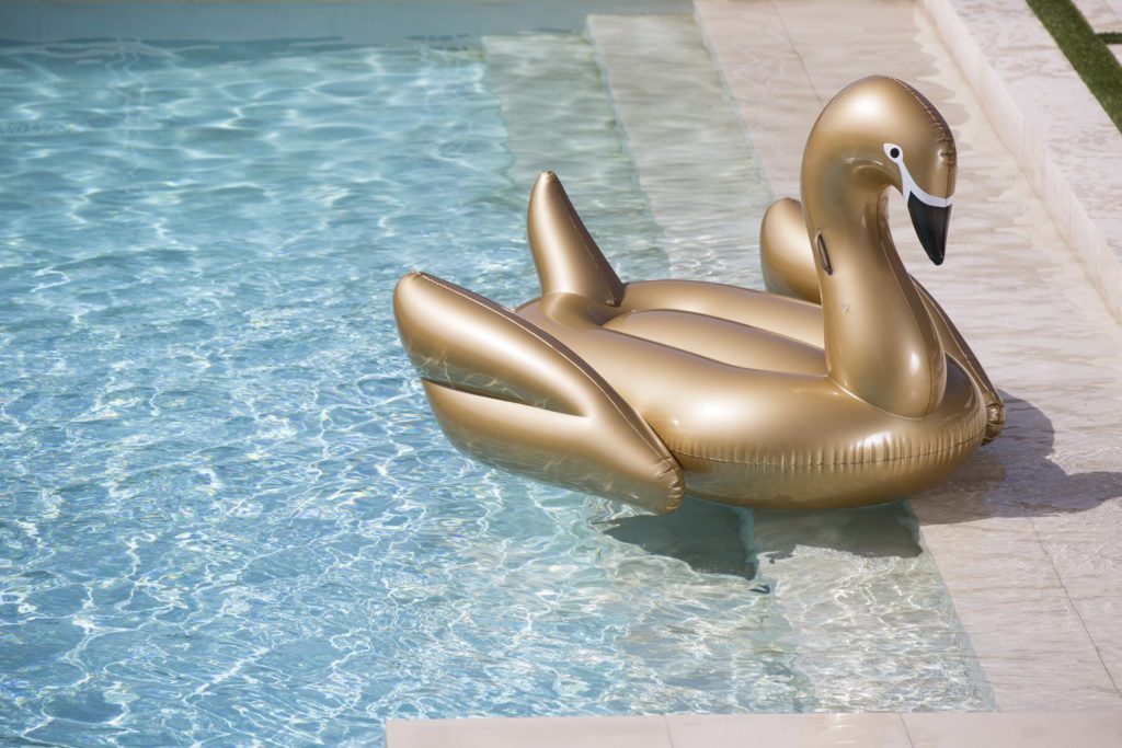 Ecco I 18 Gonfiabili Più Belli (E Utili) Per Il Mare E La Piscina