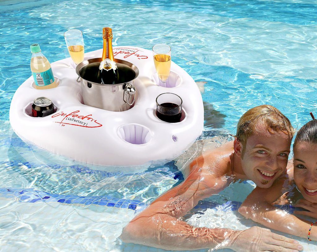 Ecco I 18 Gonfiabili Più Belli (E Utili) Per Il Mare E La Piscina