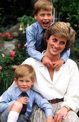 Lady Diana: le foto più belle della Principessa del Popolo