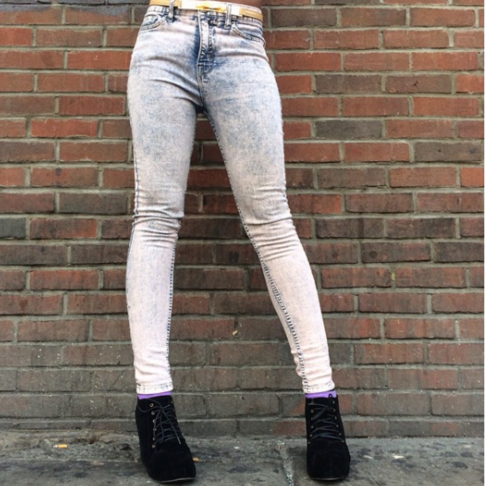 Gli strani leggings e la colorata vita (e in giù) di New York