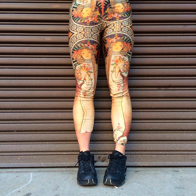 Gli strani leggings e la colorata vita (e in giù) di New York
