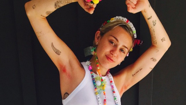 Bella Thorne e altre 16 star che non si depilano le ascelle per scelta
