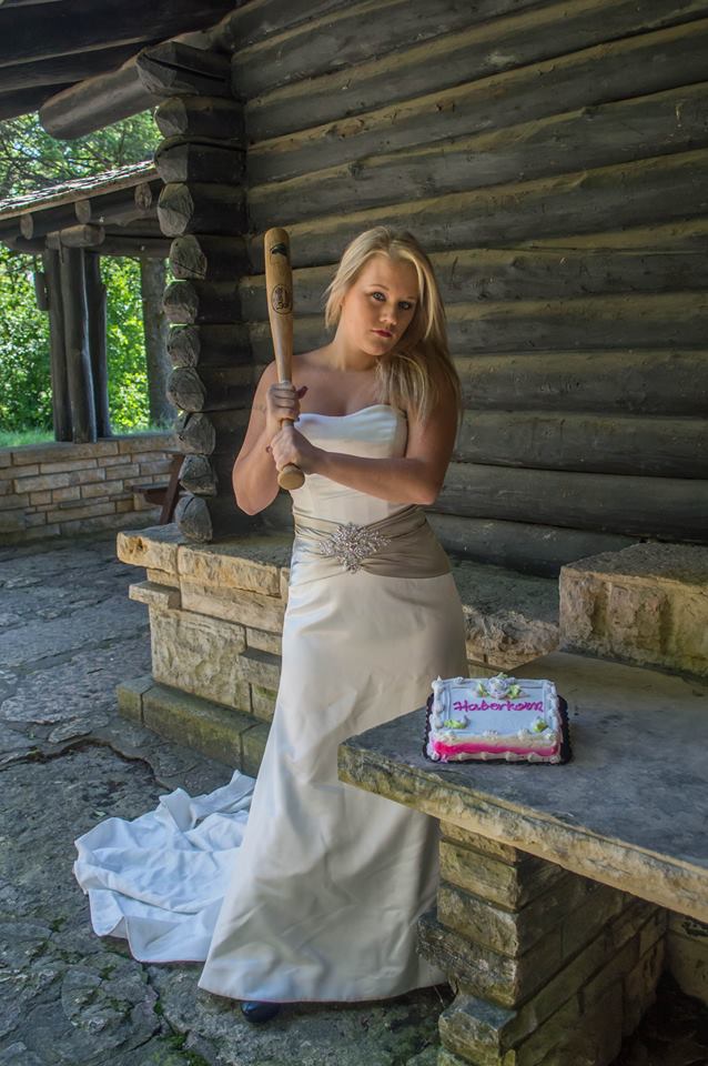 Questa donna si è fatta fare un servizio fotografico di... divorzio