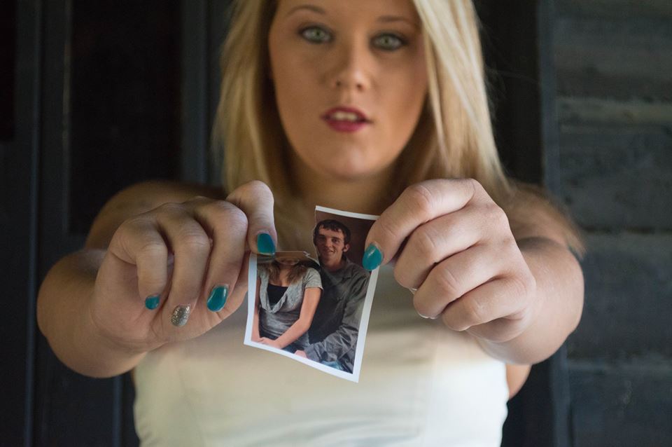 Questa donna si è fatta fare un servizio fotografico di... divorzio