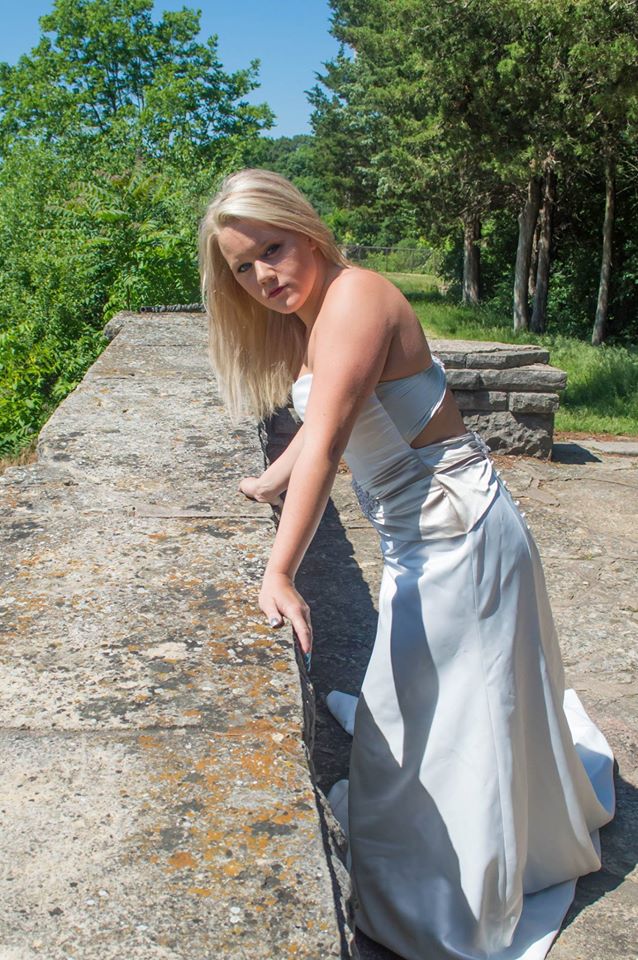 Questa donna si è fatta fare un servizio fotografico di... divorzio