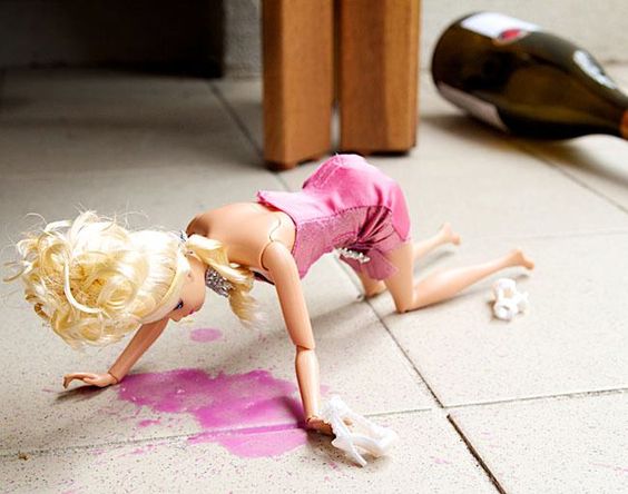 29 sfumature di Barbie decisamente vietate ai minori! Le versioni shock del web