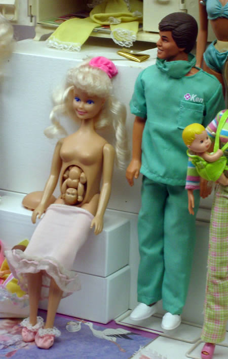 29 sfumature di Barbie decisamente vietate ai minori! Le versioni shock del web