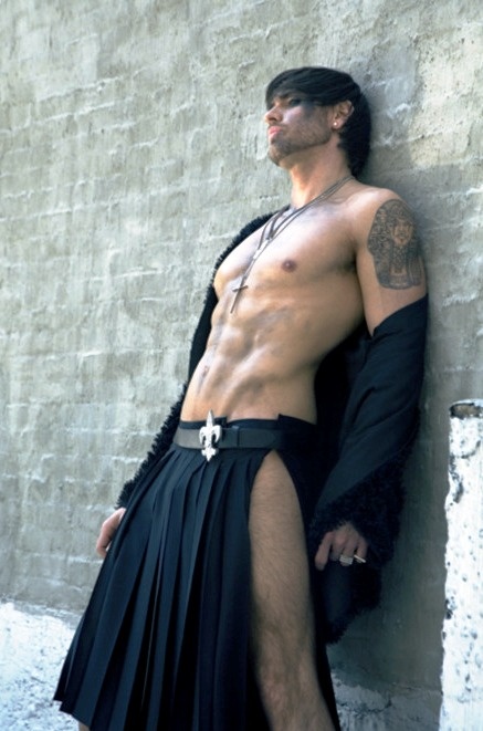 Voglio un uomo... con la gonna! Ecco 17 uomini super sexy con il kilt