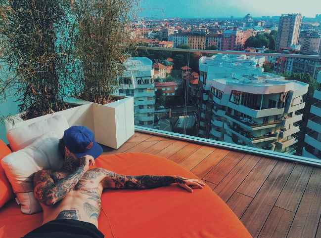 Fedez, Icardi e la bella vita delle star: l'estate del lusso ostentato dei vip