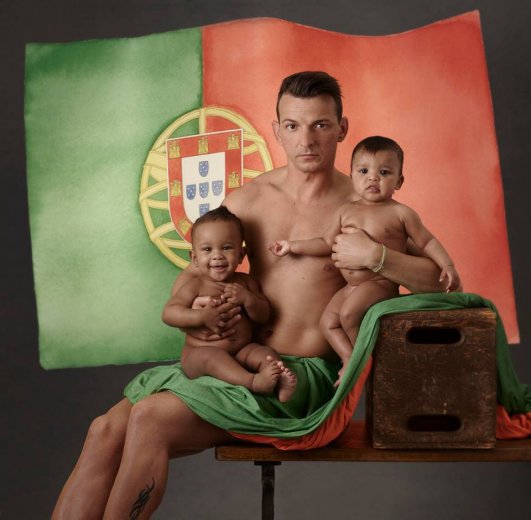 "Vaccinate i vostri bambini": gli scatti di Anne Geddes con Bebe Vio e gli atleti paralimpici contro la meningite