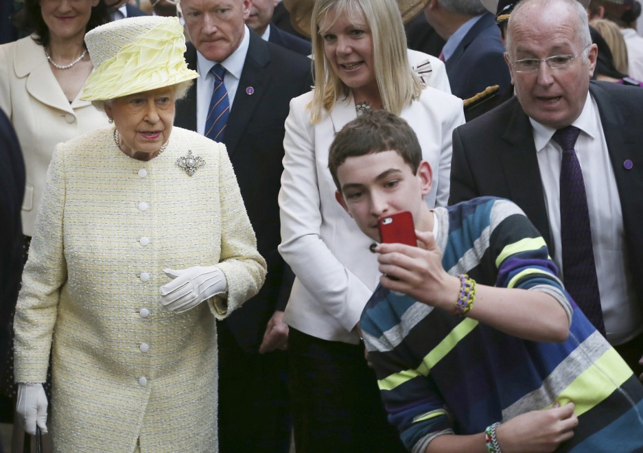 Le foto a (e di) star e personaggi famosi nell'epoca degli smartphone in 11 scatti