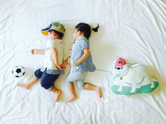 Questi bambini diventano delle star del web mentre dormono!