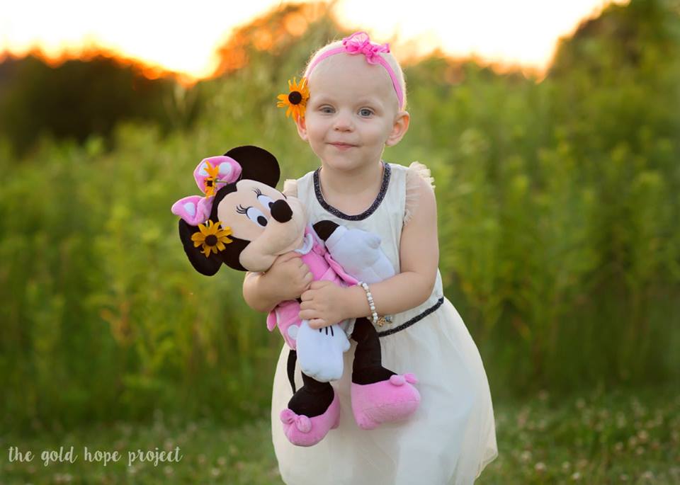 Piccoli guerrieri crescono: le fotografie e la speranza dei bambini che lottano contro il cancro