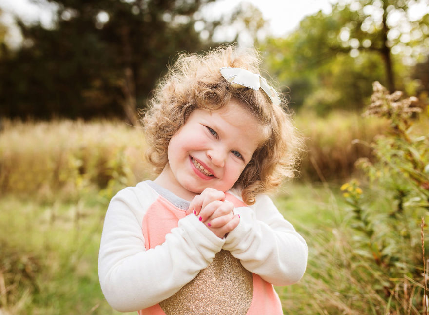 Piccoli guerrieri crescono: le fotografie e la speranza dei bambini che lottano contro il cancro