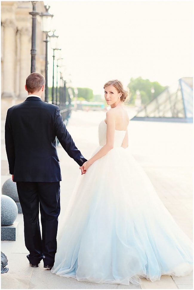 Bianco... con finale colorato! Ecco la nuova tendenza degli abiti da sposa