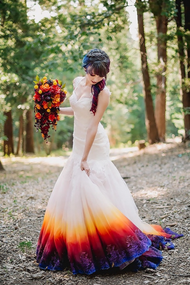 Bianco... con finale colorato! Ecco la nuova tendenza degli abiti da sposa
