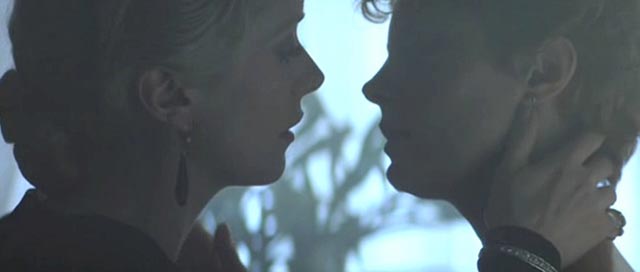 Le più belle e sensuali scene di sesso lesbico viste al cinema!