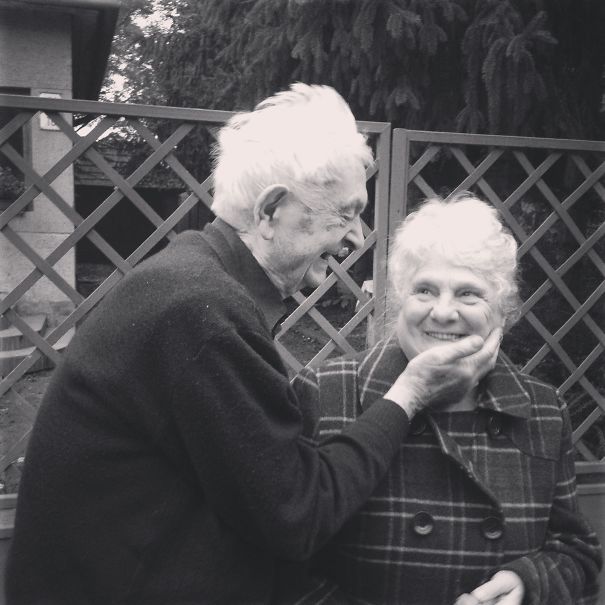 30 immagini che mostrano che l'amore e la gioia di vivere non hanno età