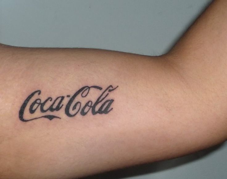 Tatuaggi che violano il copyright: 15 tatuaggi diffusi che potrebbero portarti in tribunale