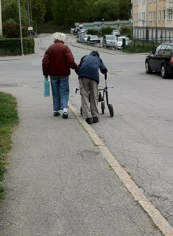 30 immagini che mostrano che l'amore e la gioia di vivere non hanno età