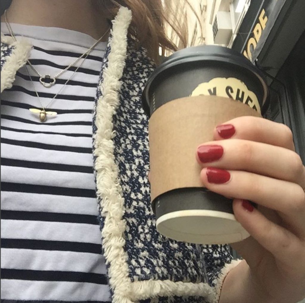 A Londra tutte le donne indossano lo stesso cappotto di Zara e... nasce un account Instagram dedicato