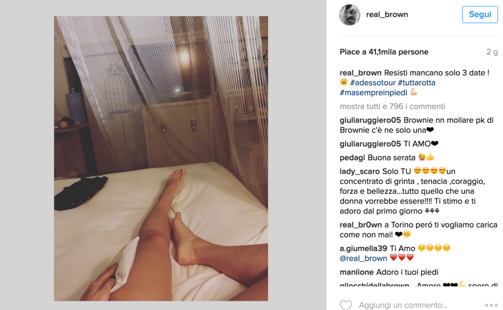 "21 Sfumature di Brown": video super sexy per Emma. E anche le foto non scherzano