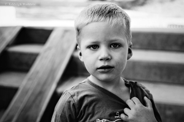 "Mio figlio è un bambino speciale con bisogni speciali": le foto della mamma di un bambino autistico