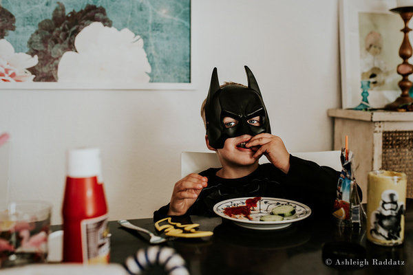 "Mio figlio è un bambino speciale con bisogni speciali": le foto della mamma di un bambino autistico