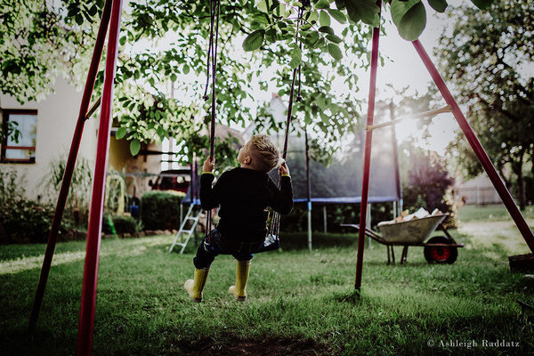 "Mio figlio è un bambino speciale con bisogni speciali": le foto della mamma di un bambino autistico