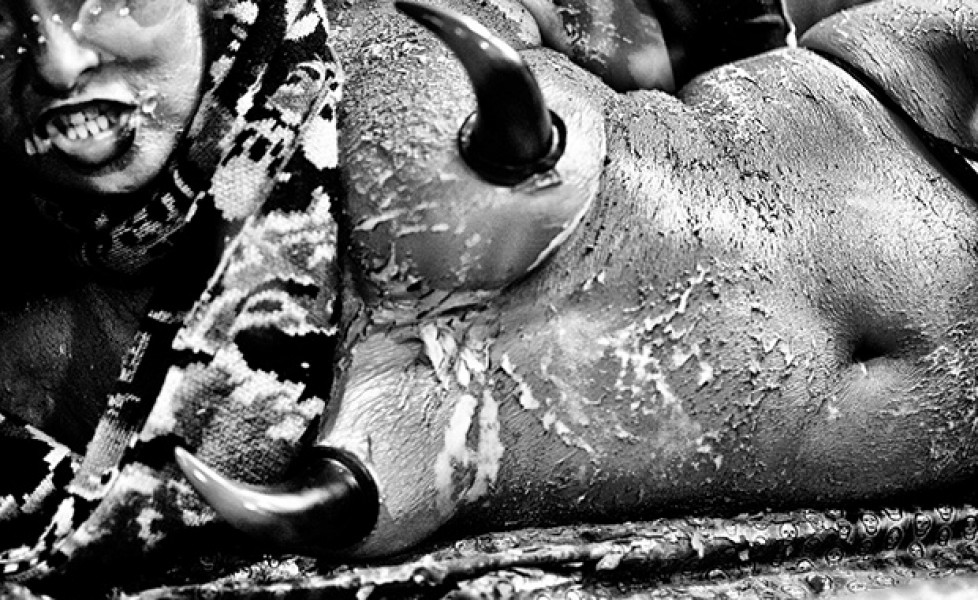 Il mondo sommerso e trasgressivo delle feste fetish in 15 scatti di MagLau
