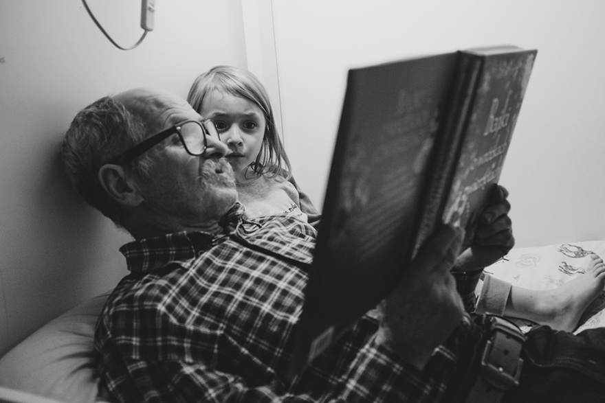 Amore di nonno: 23 bellissime foto che raccontano una storia d'amore fatta di rughe, presenza e silenzi