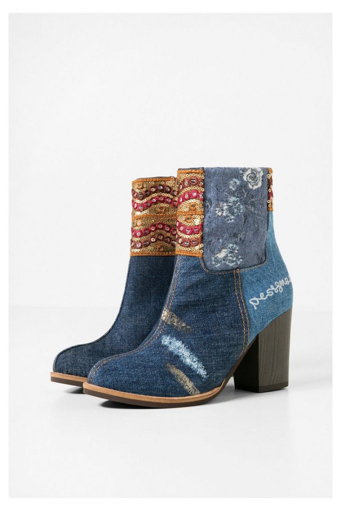 Novità moda autunno-inverno: siete pronte per gli stivali floreali o decorati?