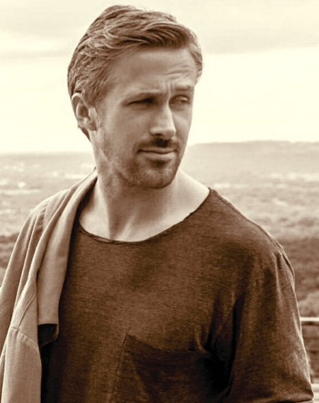 Ryan Gosling: 22 immagini sexy e 10 cose su di lui che forse non sai