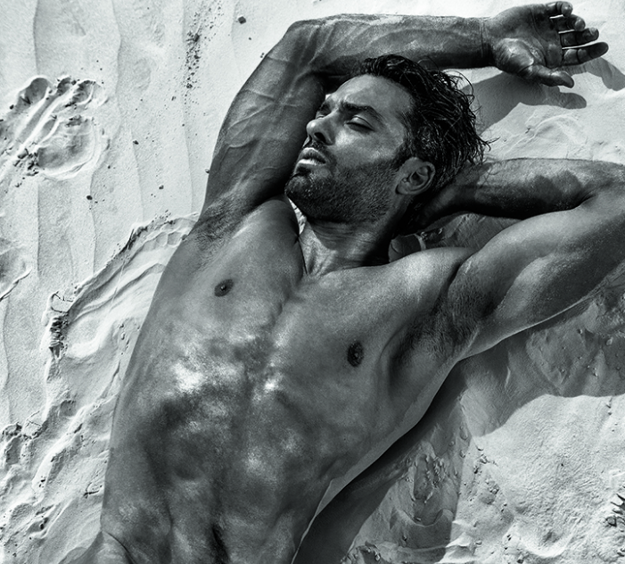 "Dieux du Stade" 2017, il calendario più sexy: i rugbisti e gli altleti francesi messi a nudo