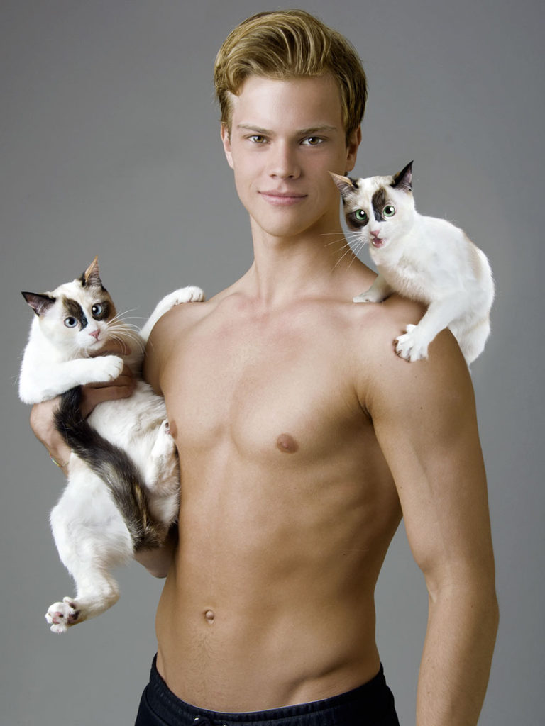 Meglio un uomo o un gatto? 8 scatti per i quali non serve scegliere