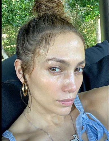 Elettra Lamborghini senza trucco e altre 18 star che si mostrano al naturale