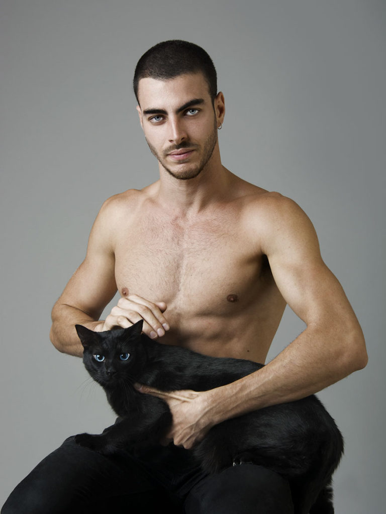 Meglio un uomo o un gatto? 8 scatti per i quali non serve scegliere