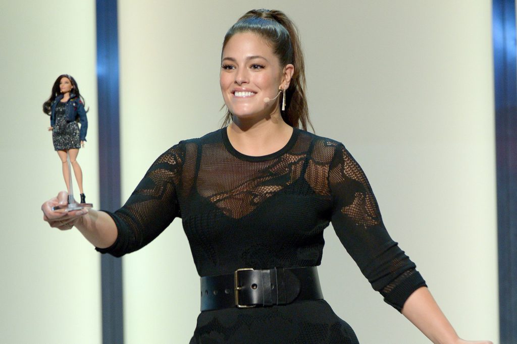 La Barbie curvy Ashley Graham e l'evoluzione realistica delle altre bambole