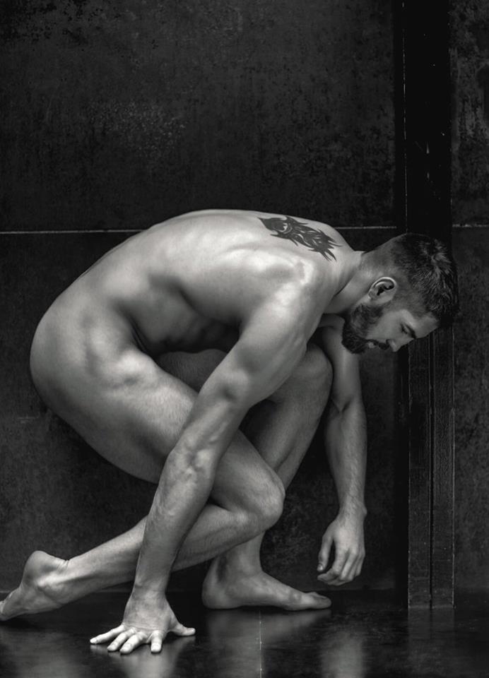 "Dieux du Stade" 2017, il calendario più sexy: i rugbisti e gli altleti francesi messi a nudo