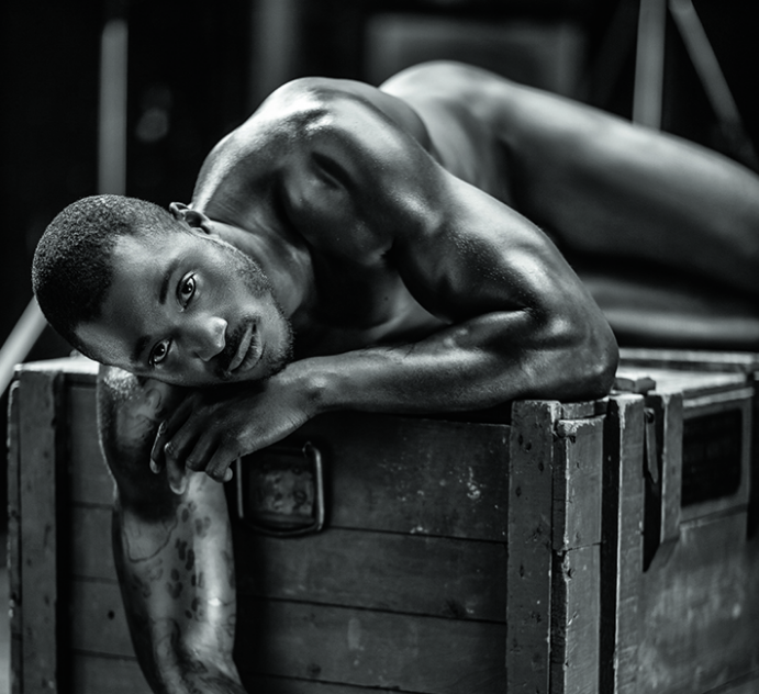 "Dieux du Stade" 2017, il calendario più sexy: i rugbisti e gli altleti francesi messi a nudo