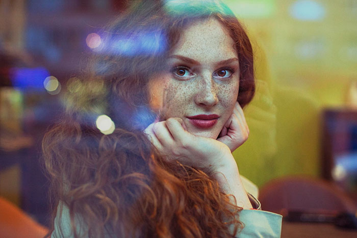 La bellezza ipnotica dei capelli rossi