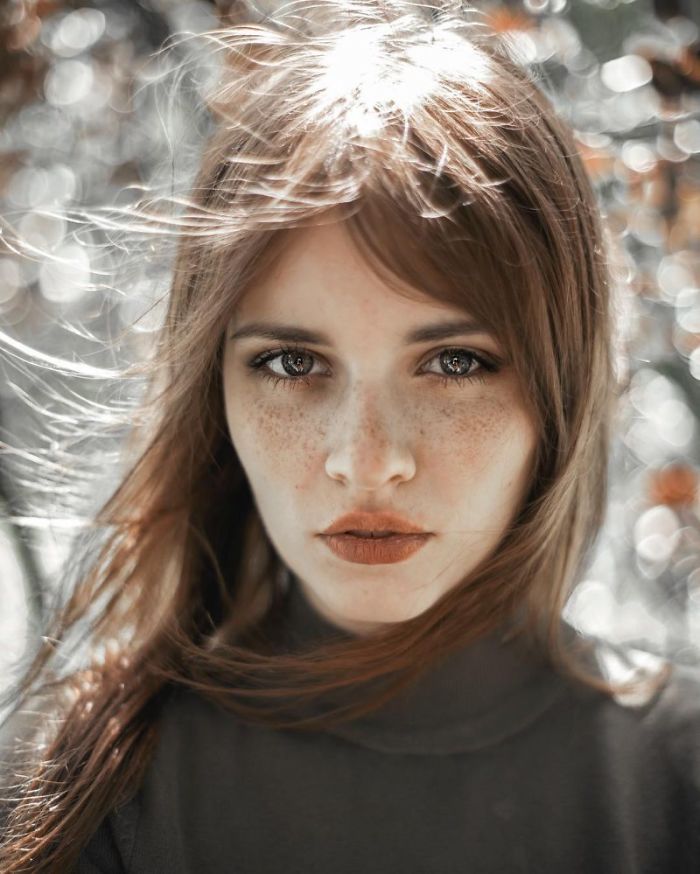 La bellezza ipnotica dei capelli rossi