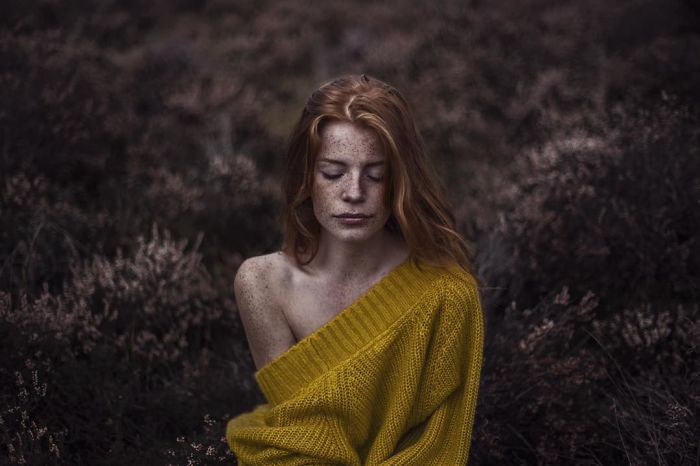 La bellezza ipnotica dei capelli rossi