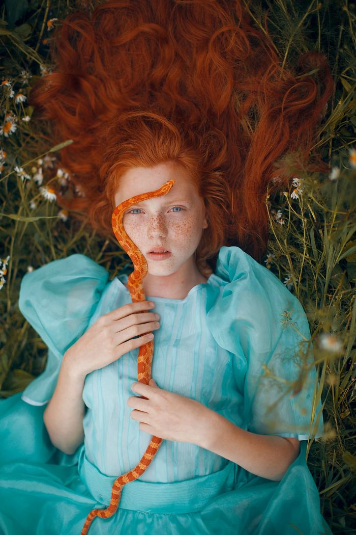 La bellezza ipnotica dei capelli rossi