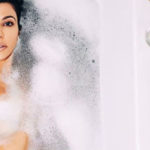 Kourtney Kardashian: quel bagno con prova che Photoshop non è la realtà
